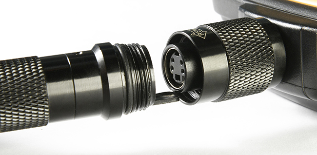 WIE經(jīng)濟(jì)型內(nèi)窺鏡采用螺旋式鎖扣設(shè)計，軟管更換方便隨心，一臺主機(jī)可更換多種鏡頭